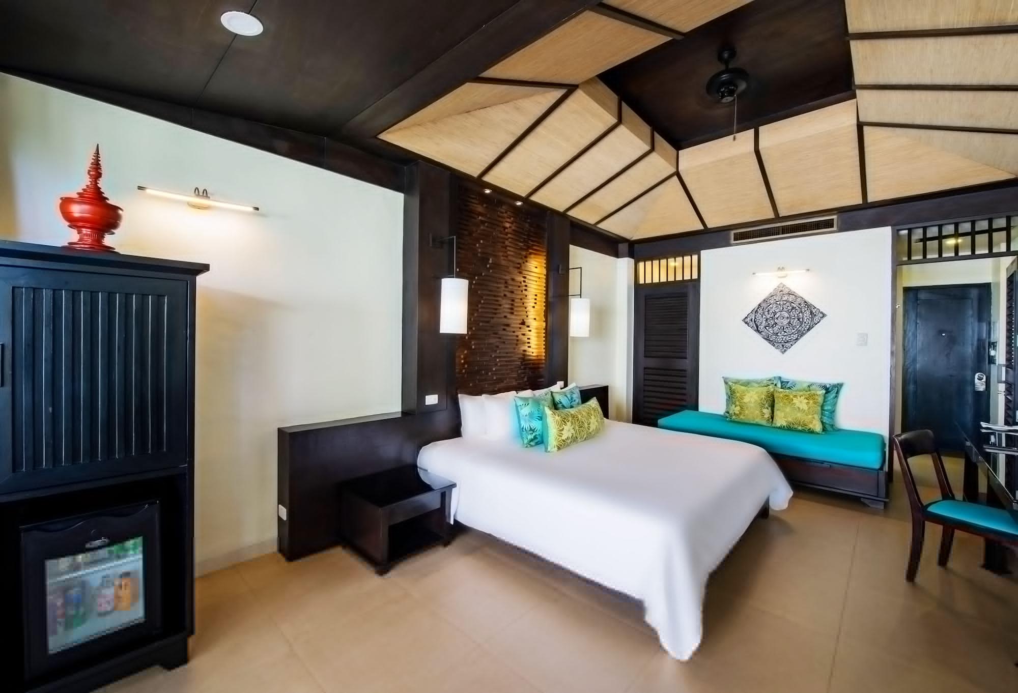 Impiana Beachfront Resort Patong, Phuket Exterior foto